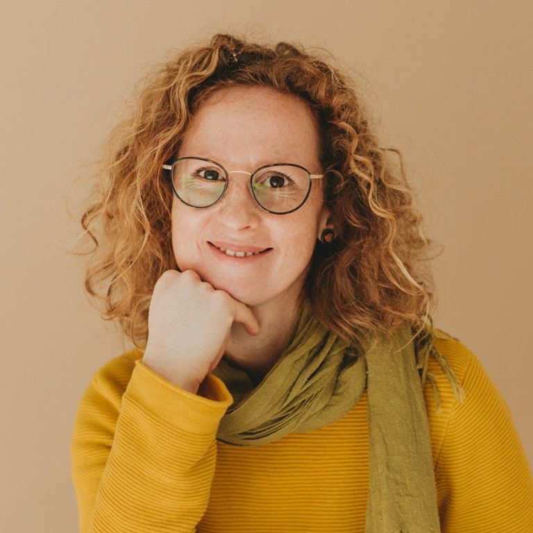 Porträt von Gaby Stolte-Schirmer Gaby Stolte-Schirmer, Künstlerin und Inhaberin der Website